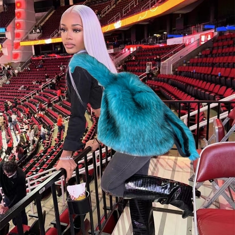 Faux Fur Backpacks for Women Kawaii Woolen Fabric School Bag Y2k Korean Travel Girls Fluffy Backpack Cute Plush Winter Schoolbag 250902