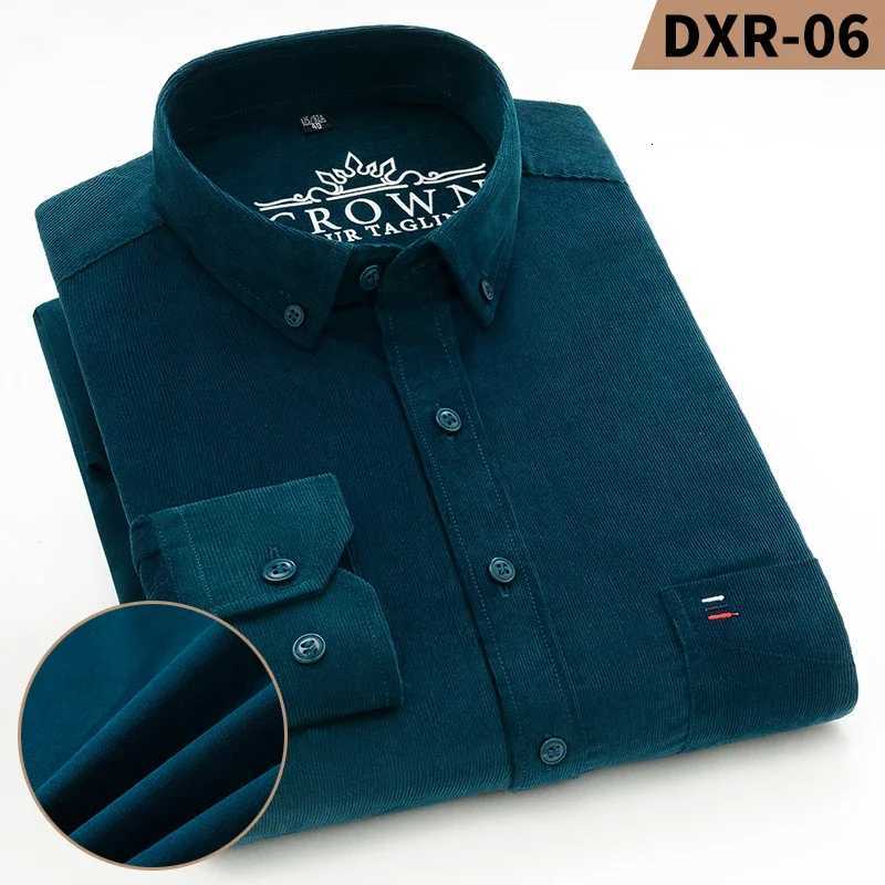 Autumn Winter Men Long Sleeve Regular Fit Business Solid Corduroy100 Cotton Casual Shirt for Mens Office Shirts with Pocket X250903