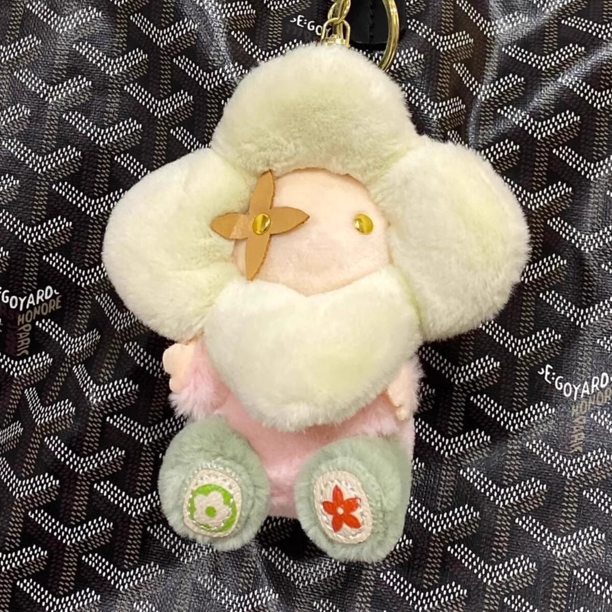 keychain suower plush pendant doll backpack chain car keychain for men and women mini bag keychain