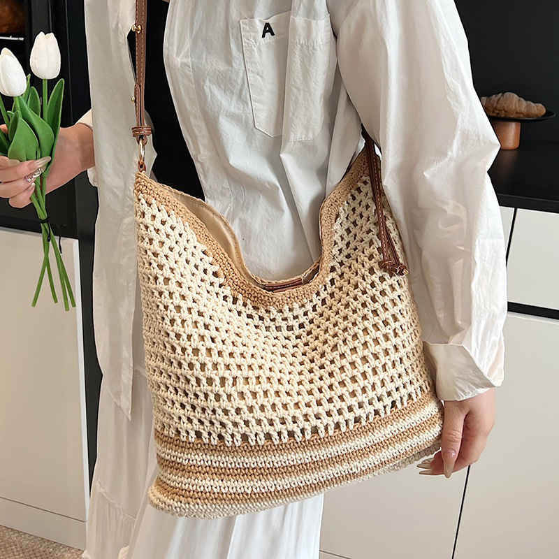 2055 autumn new hollow design woven handbag atmospheric fashion niche design casual large capacity women's vacation designer shoulder bag