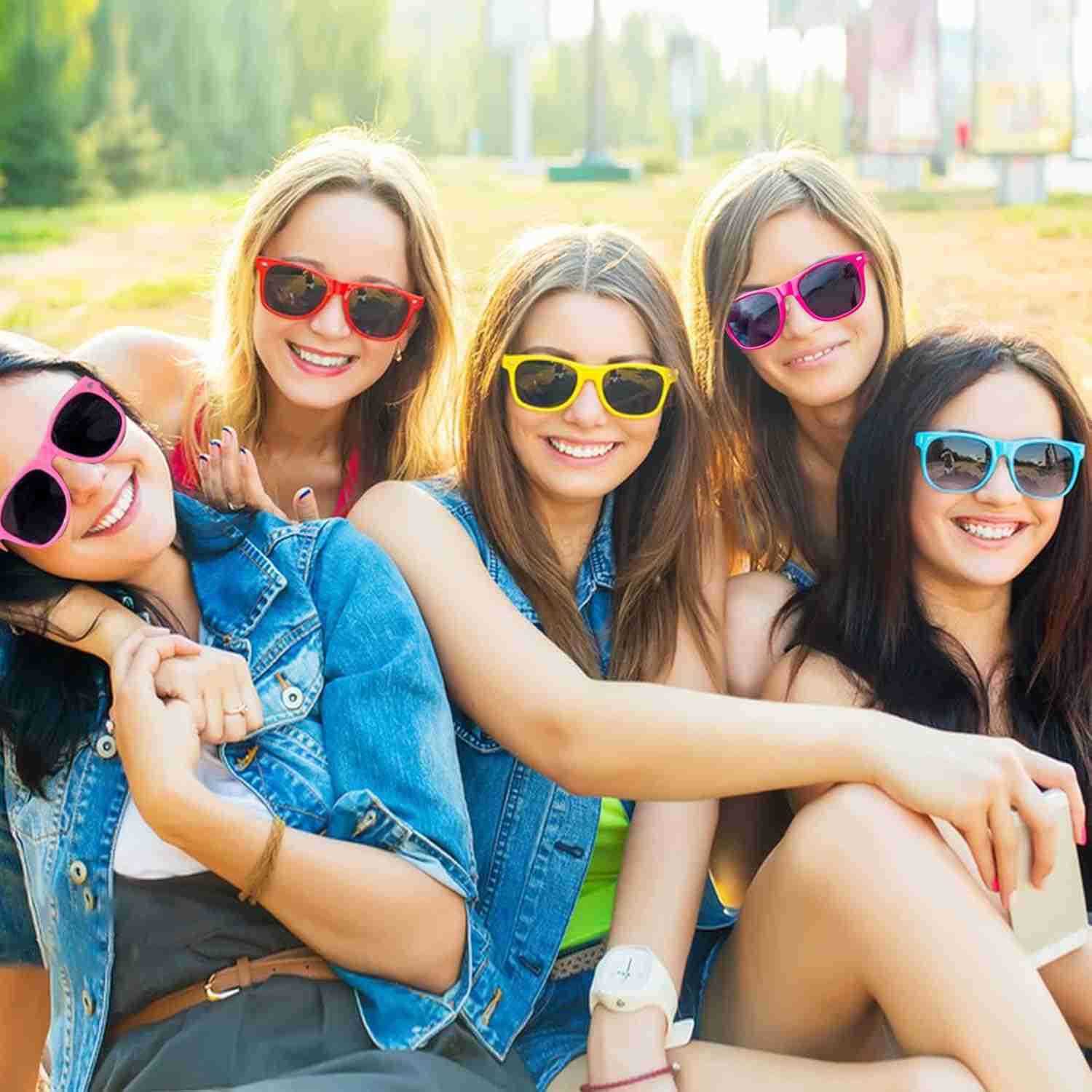 20 Pairs Bulk Sunglasses for Adult Retro 70s 90s Cheap Glasses for Party Supplies BlackW250903