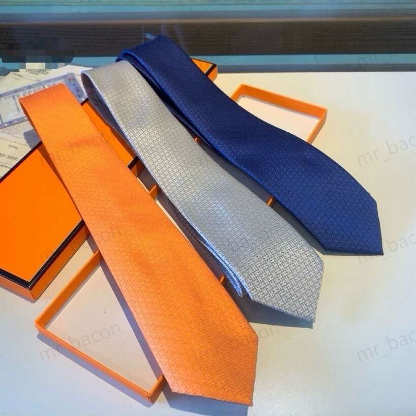 Designer Stripe Embroidered Ties Army Green Men Silk Tie Business Casual Fashion High Quality Bow Ties Tie