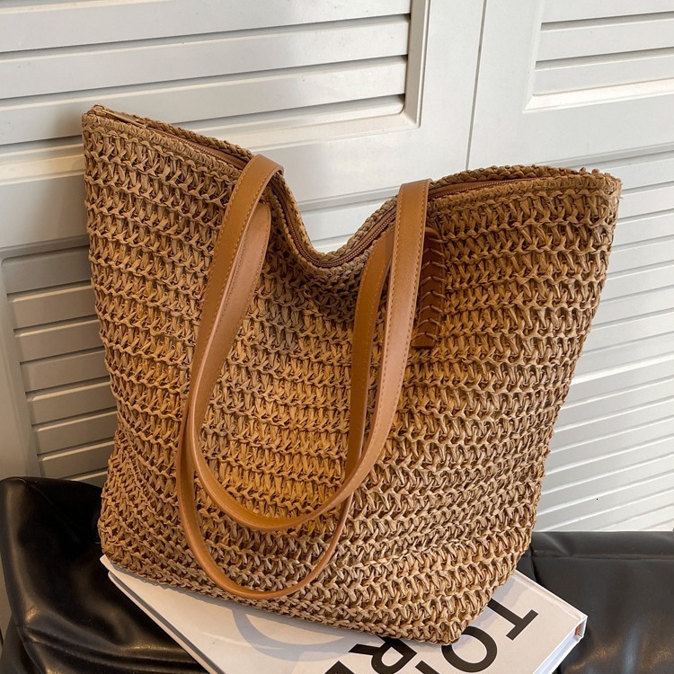Women s Shoulder Bag Large Capacity Straw Woven Women s Handbag New Fashion Commuter Beach Vacation Bag Autumn New Designer Bag