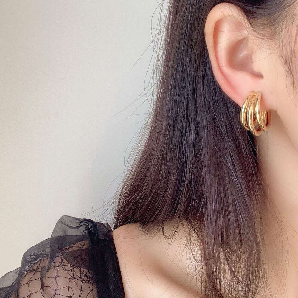 Multi - layer Hoop Gold Earrings: Create Retro Fashion Sense H260202