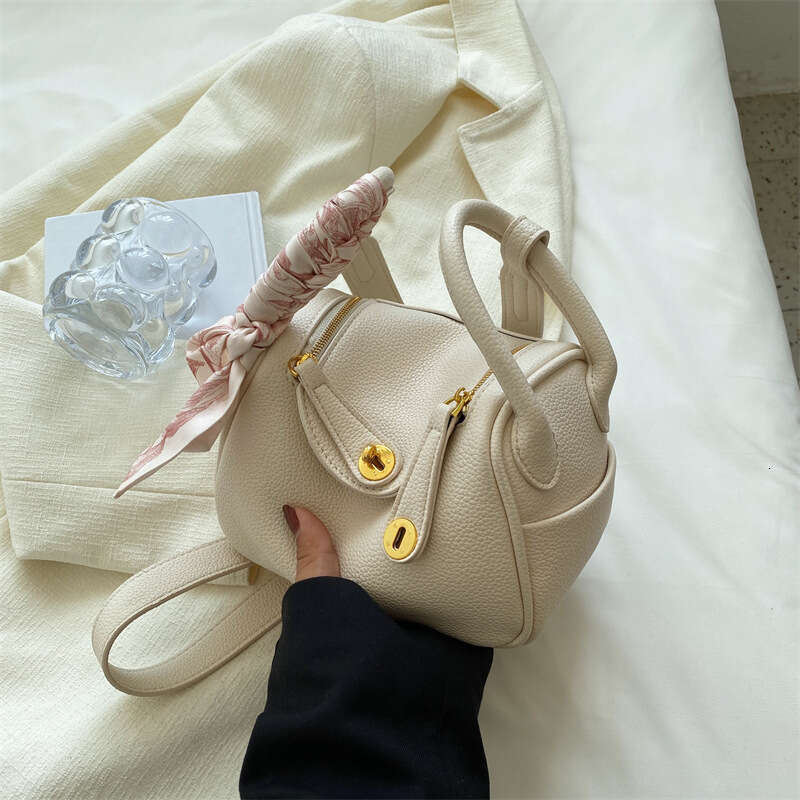 Handbag Niche Design For Women 2025 New Trendy Fashion Simple High-Quality Pillow Doctor Shoulder Bag
