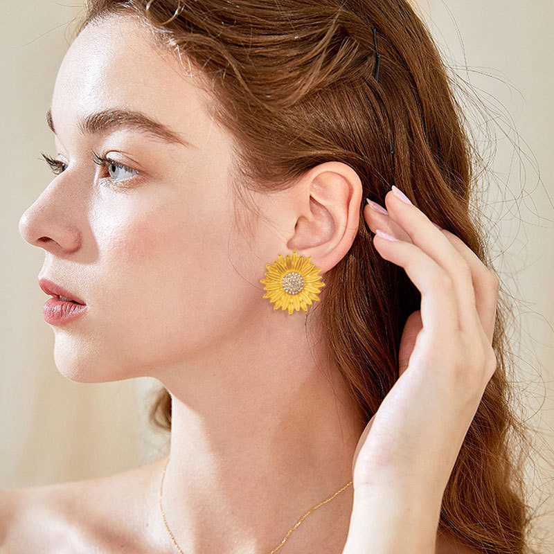 New Exclusive designed Daisy inspired All diamond encrusted Flower Earrings for Women S925 Silver tipped Alloy Studs a Touch of Luxury in Minimalist S