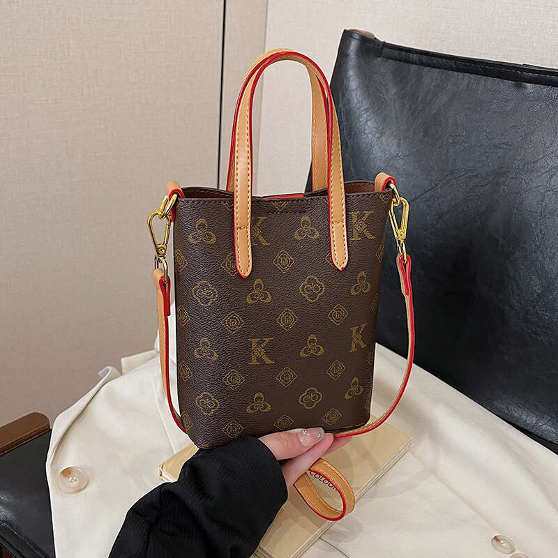 Designer Mini Crossbody Bags Fashion Small for Women 2025 New Letter Printed Phone Lightweight Ladies Brown Shoulder Crossbody Bag H260320