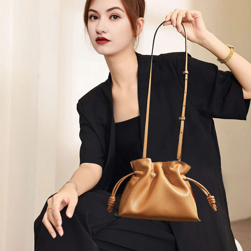 2025 Winter Fashion Fortune Cloud Bag Women's Genuine Leather Drawstring Small Bucket Bag Single Shoulder Crossbody Bag Brown White Black Green A