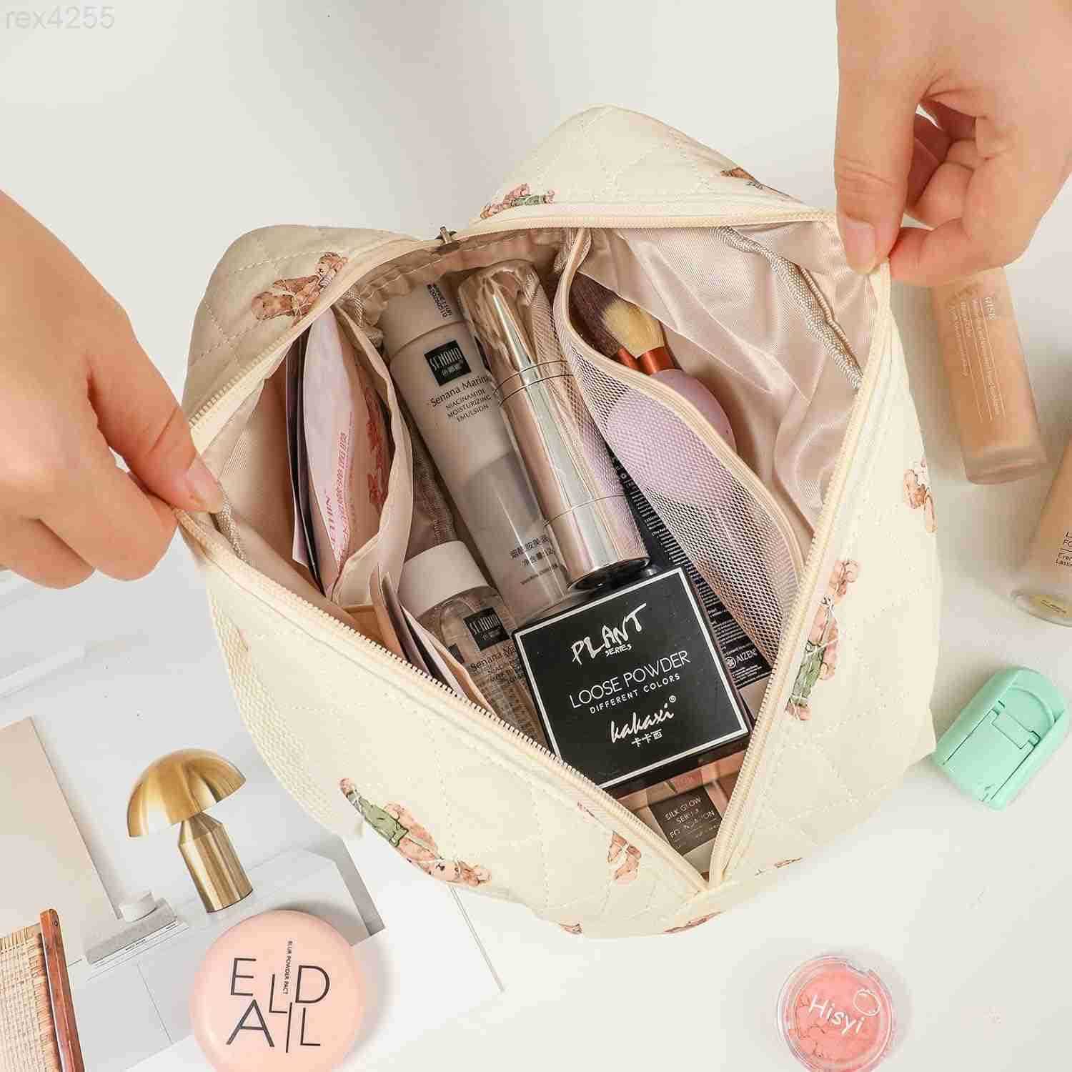 Large Size Quilted Coquette Makeup Bag Cute Preppy Floral Cotton Travel Cosmetic Organizer Bag with Top Handle MultiLayer Travel Toiletry Pouch for Gi