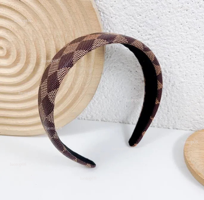 Fashion style vintage high quality leather headband letters print wide edge brand designer knotted hair hoop for women outdoor sports headwear ac Luxu