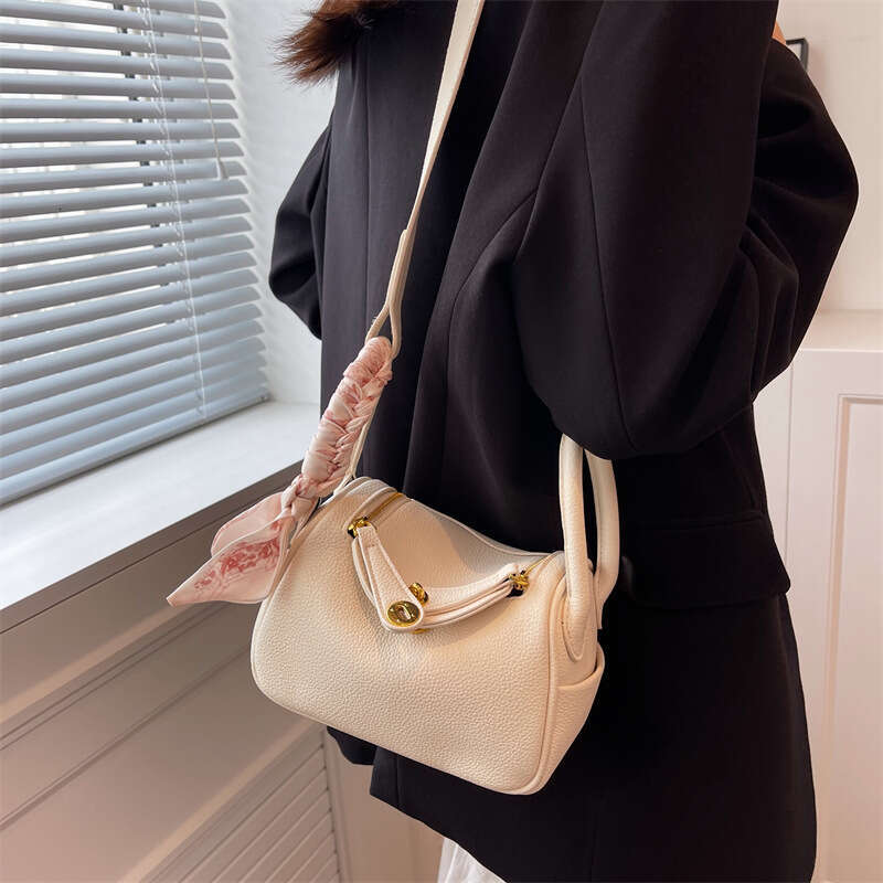 Handbag Niche Design For Women 2025 New Trendy Fashion Simple High-Quality Pillow Doctor Shoulder Bag