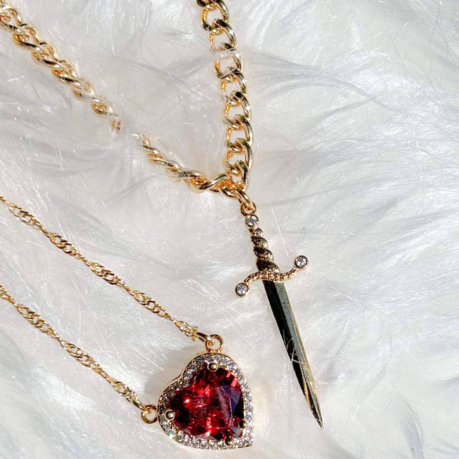 New Stylish and Versatile Heart and Sword Necklace Set Copper Zircon Inlaid One Arrow Through Heart Couples Necklace