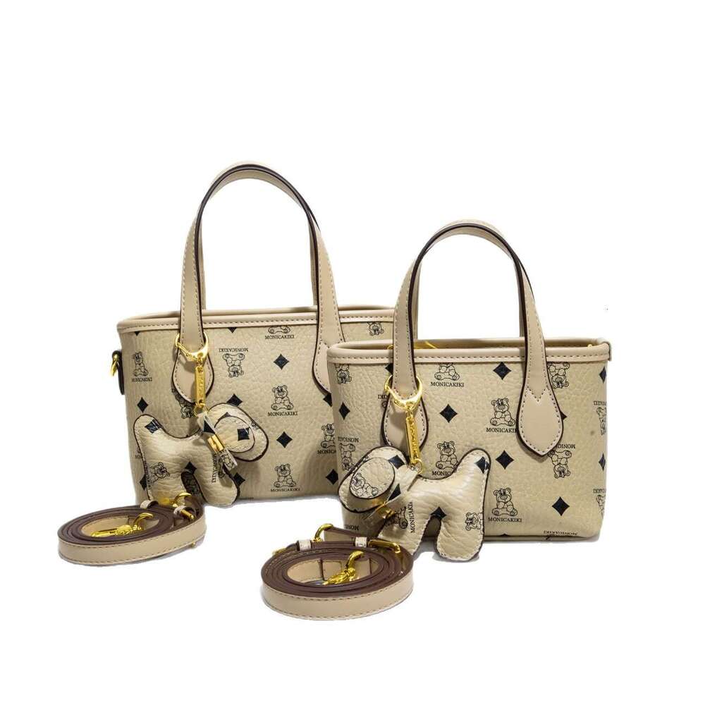 Light Monica Qiqi Printed Bear Niche Basket Bag For Women 2025 New Trendy Versatile Shoulder Crossbody