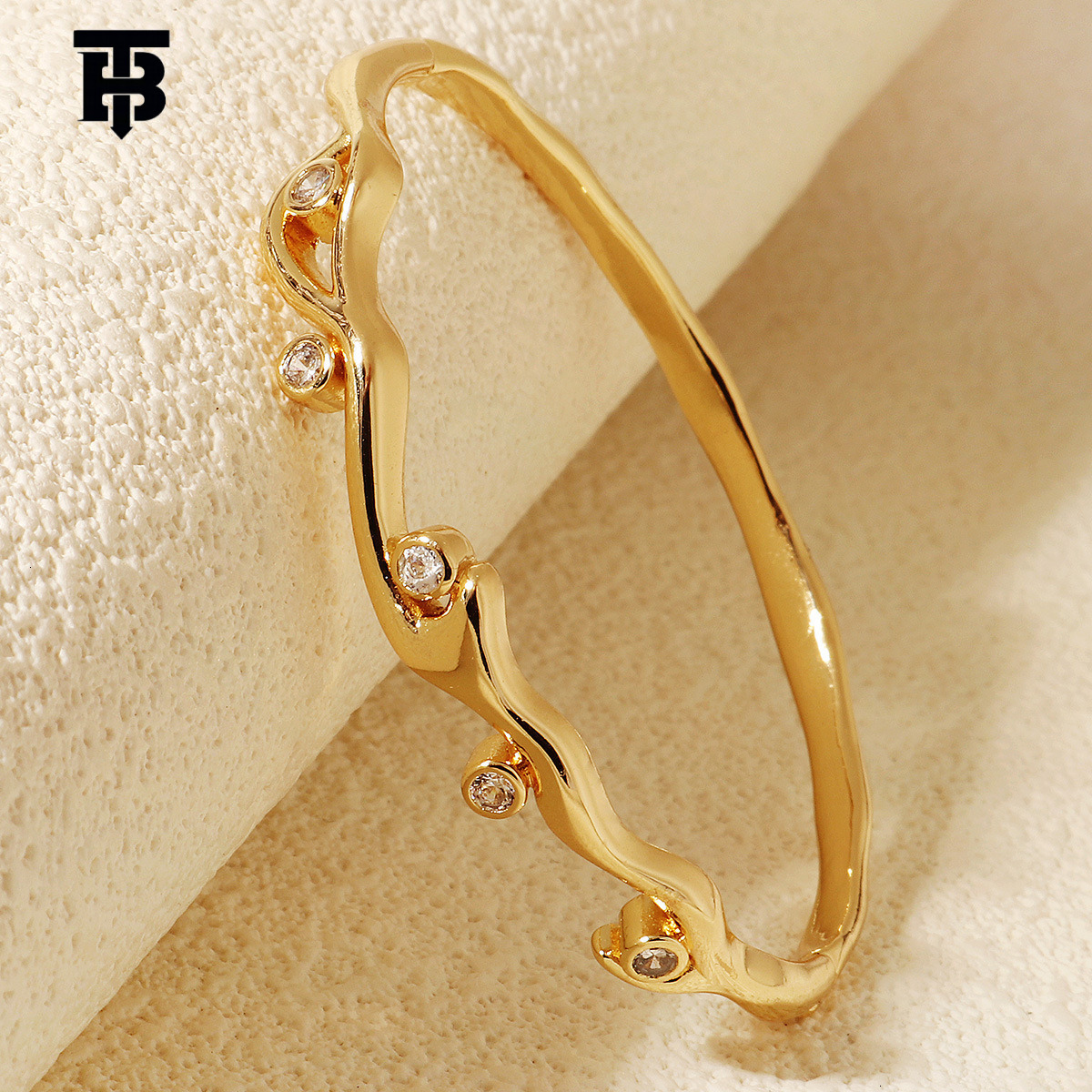 TB BHULAMTE Designer Women's Fashion Buckle Bracelet Micro-inlaid Full Diamond Design Sense Women's Wristband Popular And Best-selling Niche