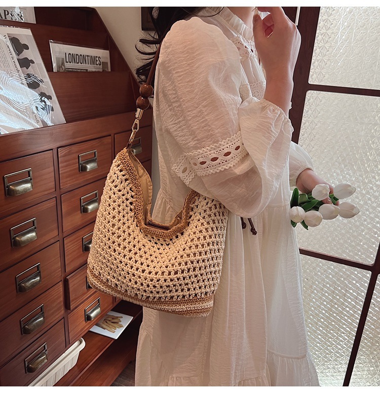 2055 autumn new hollow design woven handbag atmospheric fashion niche design casual large capacity women's vacation designer shoulder bag