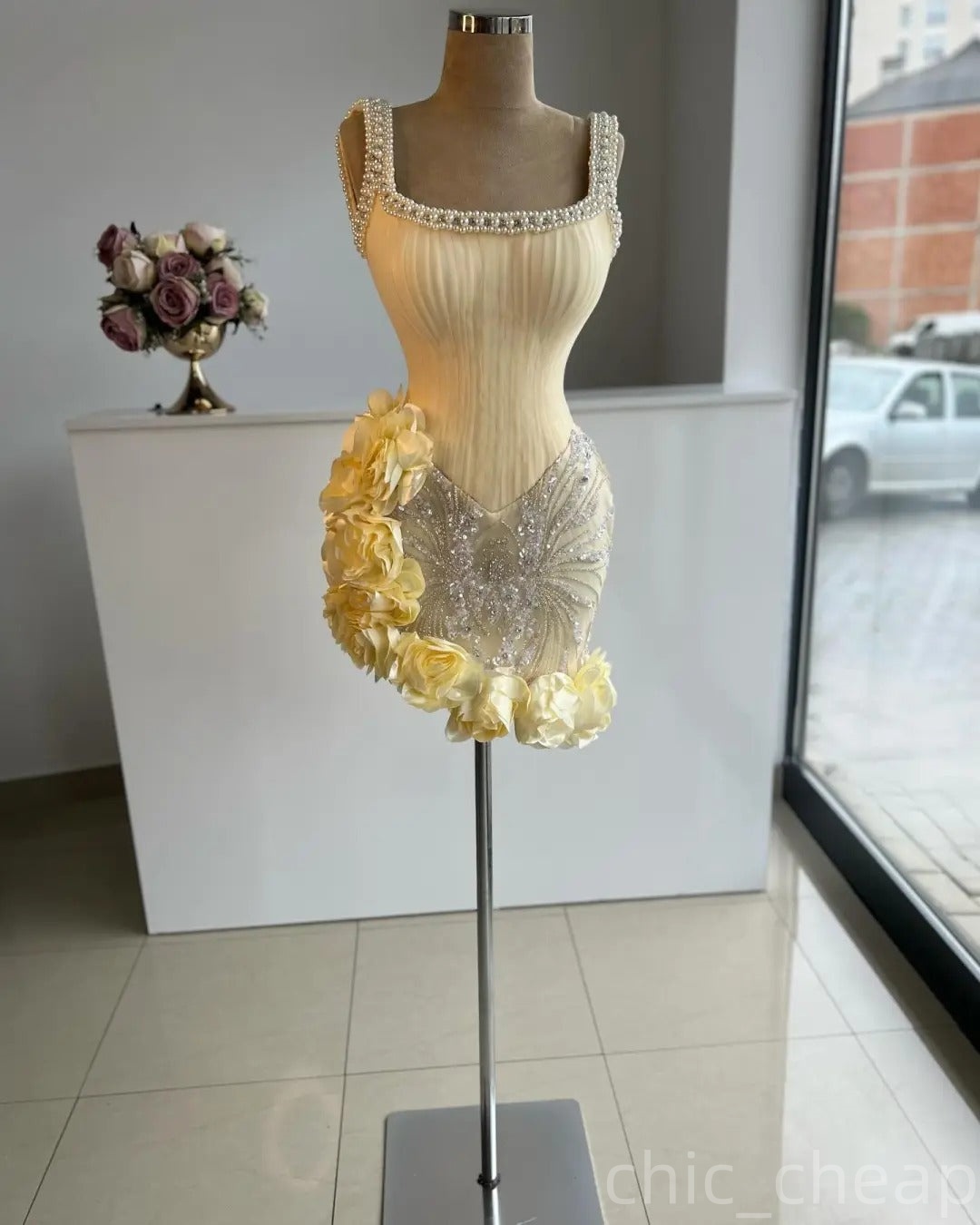 Chic Sheath Cream Cocktail Dress Pearls Sequined Flowers Spaghetti Short Mini Graduation Homecoming Dresses For Special Occasions Sweetheart Gowns