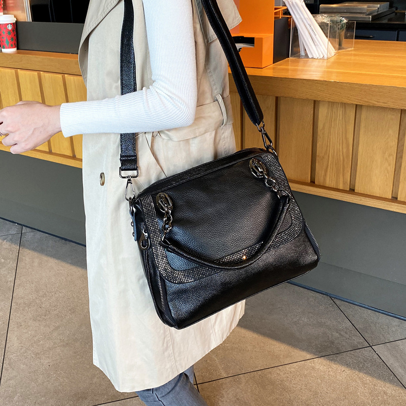 Women s Shoulder Bag New Inlaid Diamond Women s Handbag Leather Fashion Simple Leisure Large Capacity Women s Crossbody Bag Autumn New Designer Bag