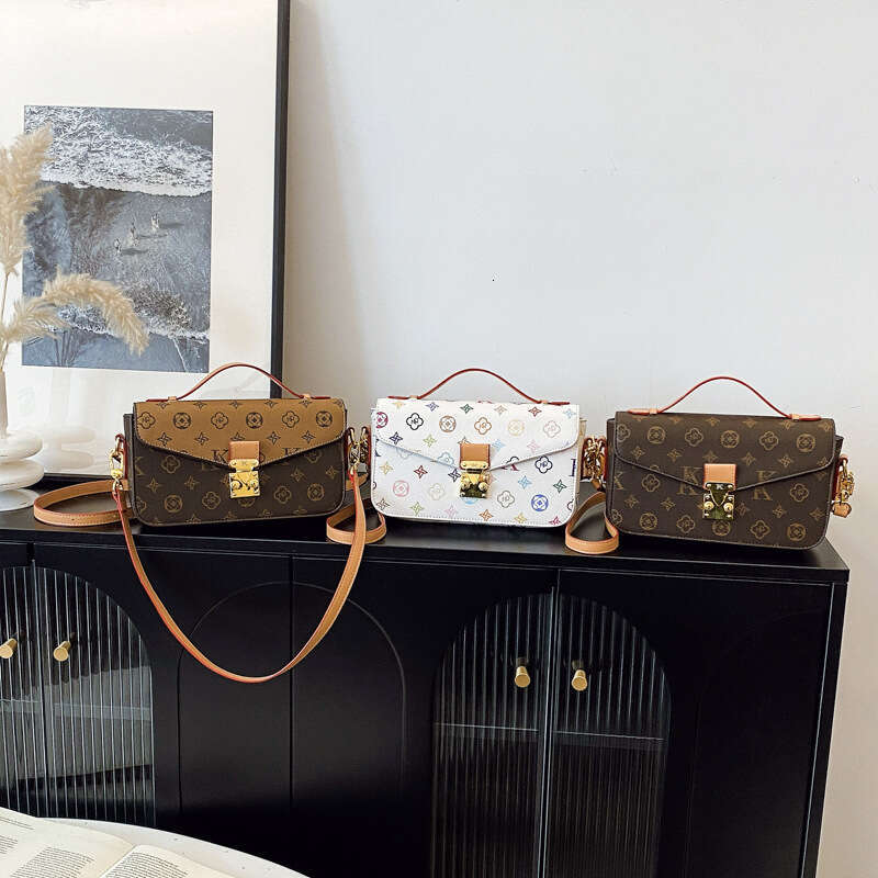 Handbag High-End Luxury Small Square 2025 Vintage Fashion Versatile Shoulder Crossbody Women's Bag