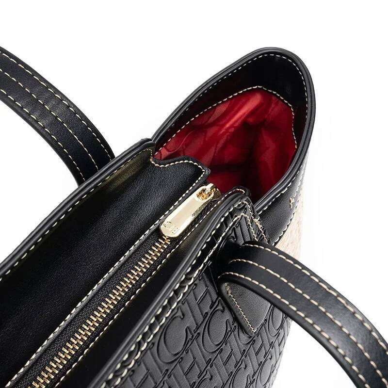 CH Classic High Quality Shoulder Crossbody Bag Fashion Multi Functional Women's Light Handbag Large