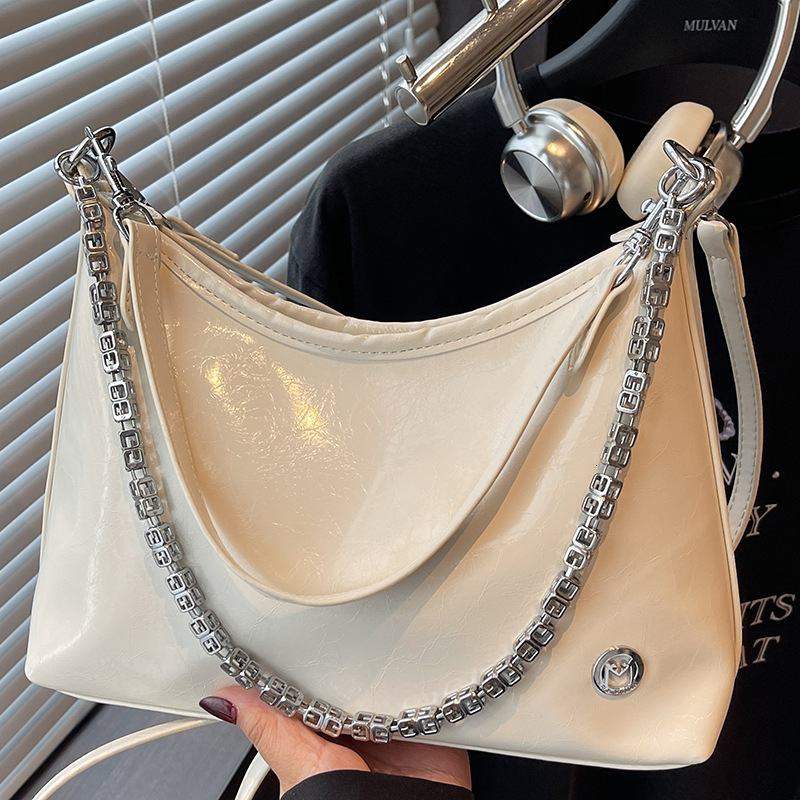 autumn new Korean style atmosphere versatile elegant large capacity women s handbag niche design simple commuting fashion armpit bag designer shoulder