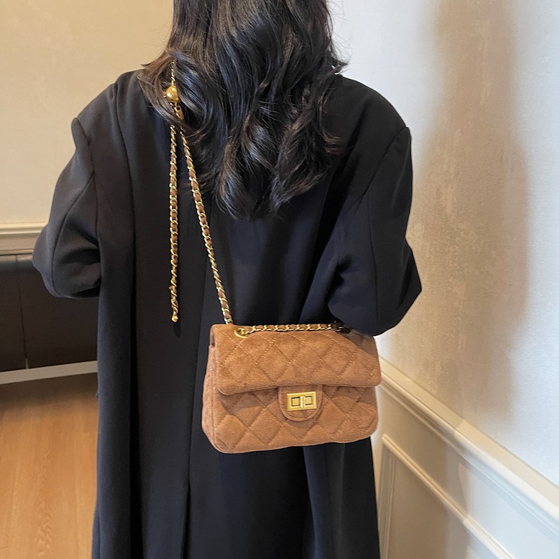 Free delivery designer handbag for woman Fashionable and minimalist crossbody bag comfortable commuting bag