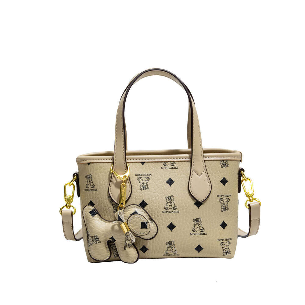 Light Monica Qiqi Printed Bear Niche Basket Bag For Women 2025 New Trendy Versatile Shoulder Crossbody