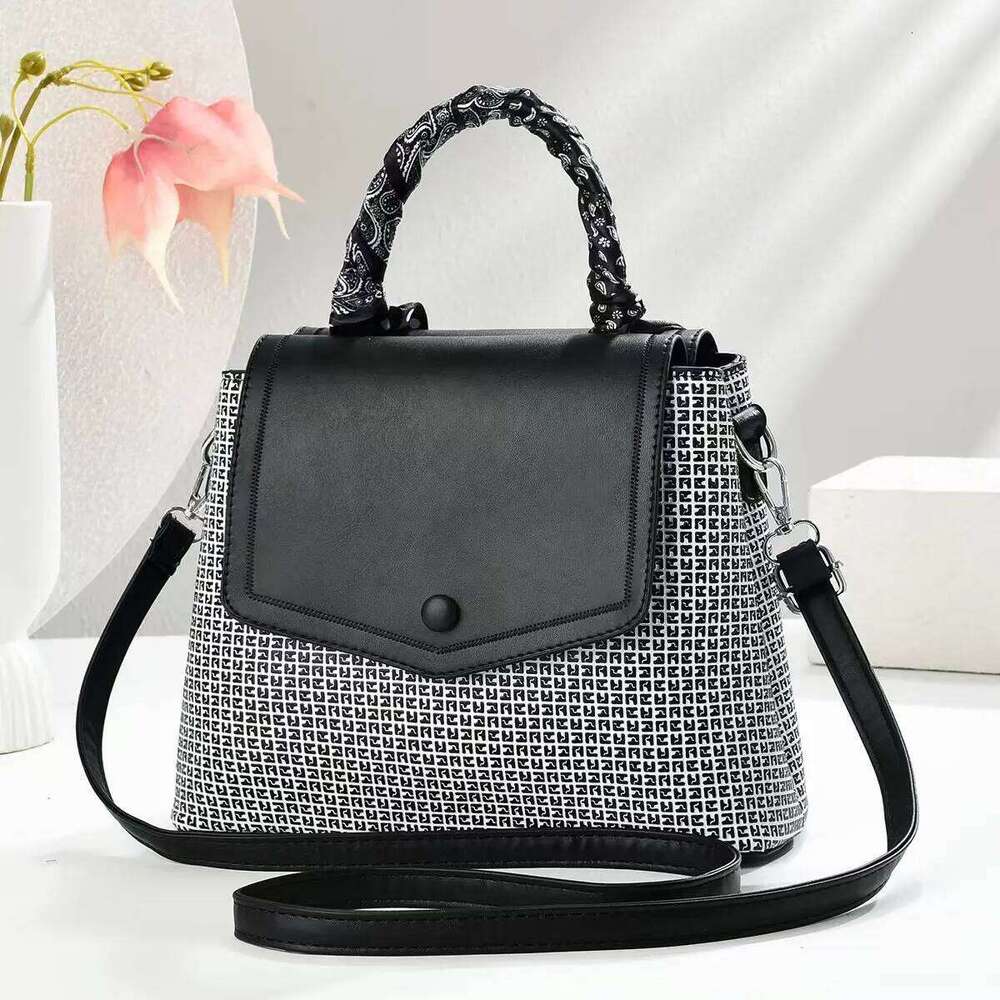 2025 New Style Single Shoulder Small Bag, Summer All Match Ladies' Cross - Body And Lightweight Handbag
