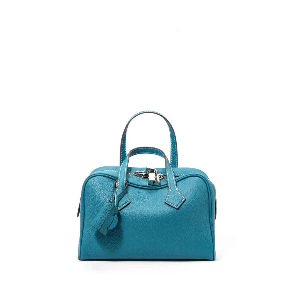 2025 Cowhide Victoria Small New Boston Tote Commuter Large Capacity Armpit Designer Bag