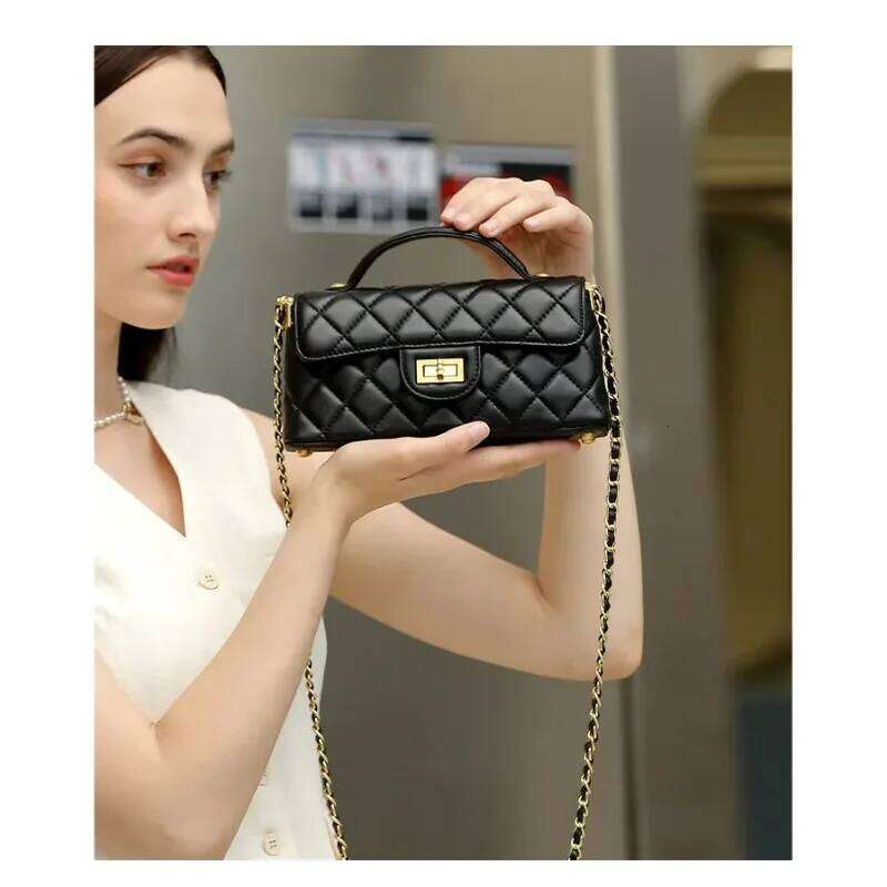 Design Women's 2025 New Handbag, Quilted Chain Leather Shoulder Mini Square Bag, Top Handle Bag