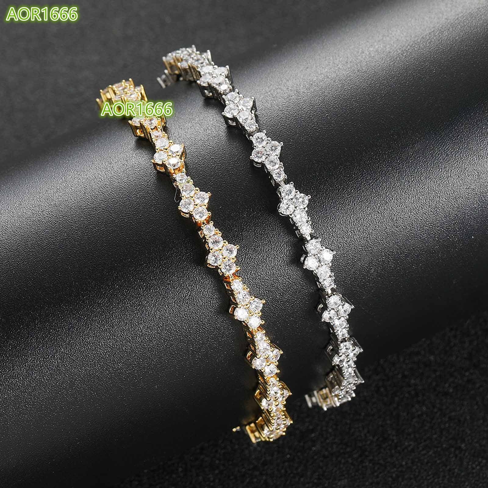 New Products 2025 Plum Blossom Tennis Bracelet Trendy Mens and Womens Full Diamond Fashion Luxury Bracelet Tennis Bracelet