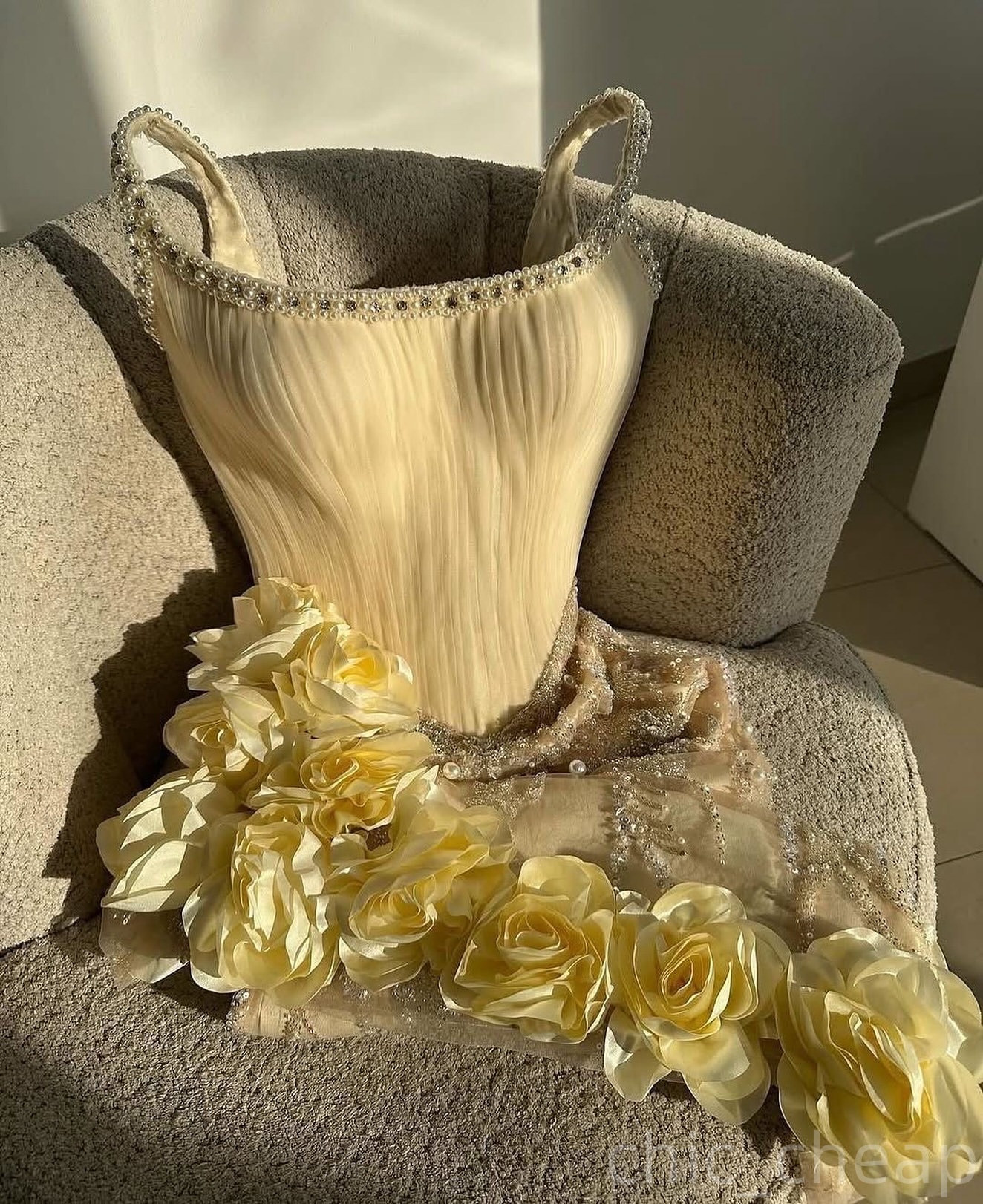 Chic Sheath Cream Cocktail Dress Pearls Sequined Flowers Spaghetti Short Mini Graduation Homecoming Dresses For Special Occasions Sweetheart Gowns