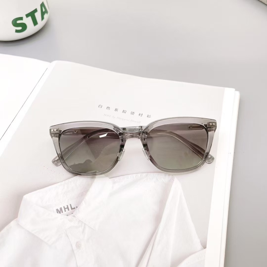 2025 New High end Foldable Polarized Sunglasses in TR Material Stylish Unisex Street snap ready Shades