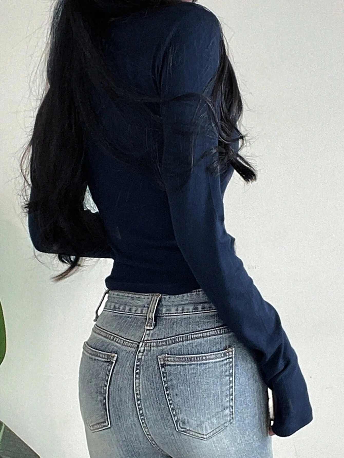 Women Long Sleeve Tops Sexy Going Out Sweetheart V Neck Basic Shirts Tight Slim Fall Trendy Clothing 250903