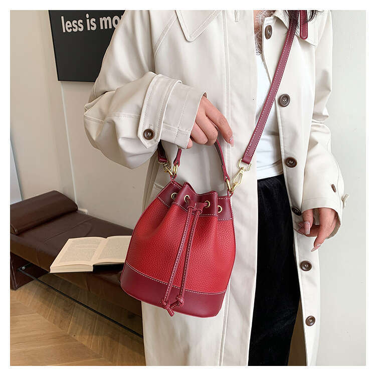 Designer Bag Luxury Bag Spring Retro Color Block PU Bucket Women's High End Fashion Drawstring Handheld Single Shoulder Shoulder Bag Crossbody Sm