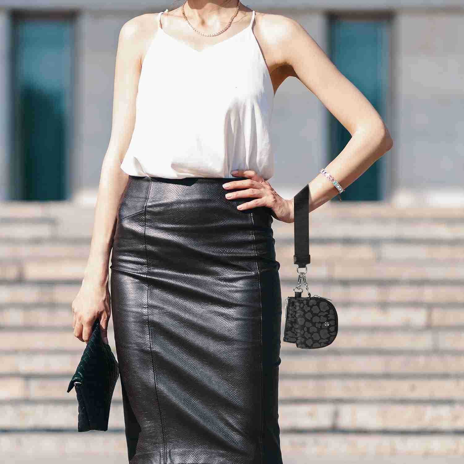 Mini Zip Around Wristlet Wallet for Women Dual Pouch Wristlet Portable keychain wallet Coin Purse Mini Women Coin Pocket M250903