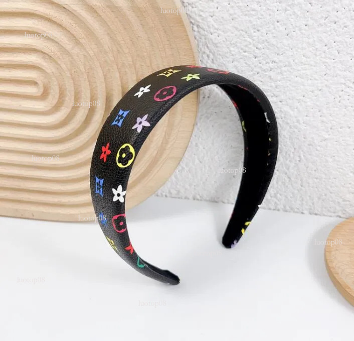 Fashion style vintage high quality leather headband letters print wide edge brand designer knotted hair hoop for women outdoor sports headwear ac Luxu