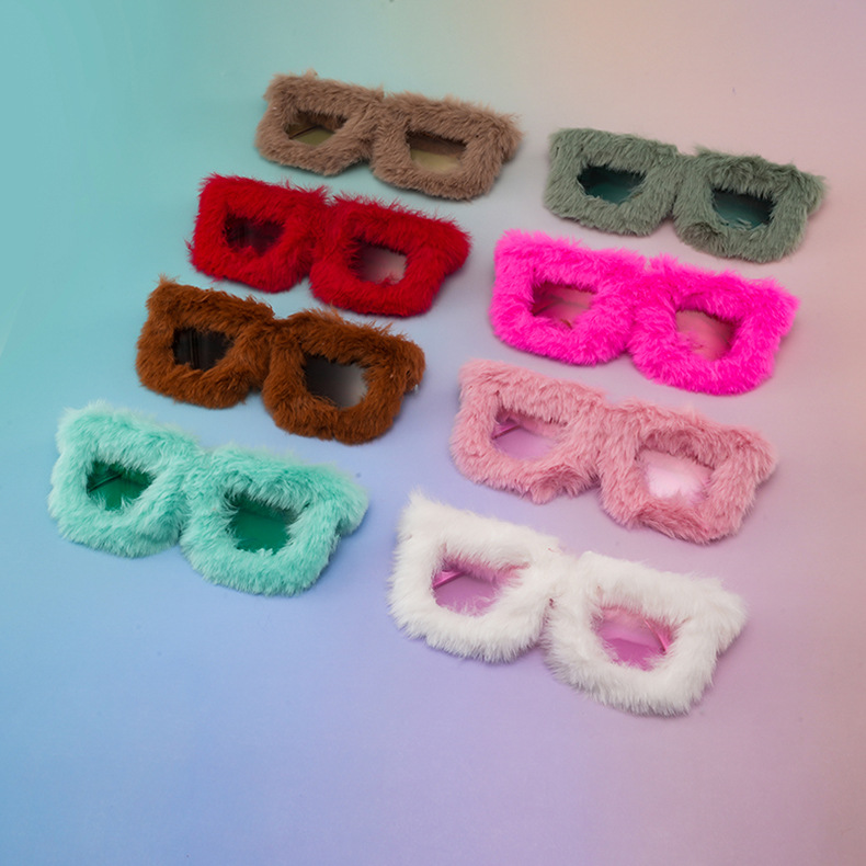 2025 Style Plush Winter Sunglasses for Women Stylish Cat eye Shades with European American Flair Versatile Elegant