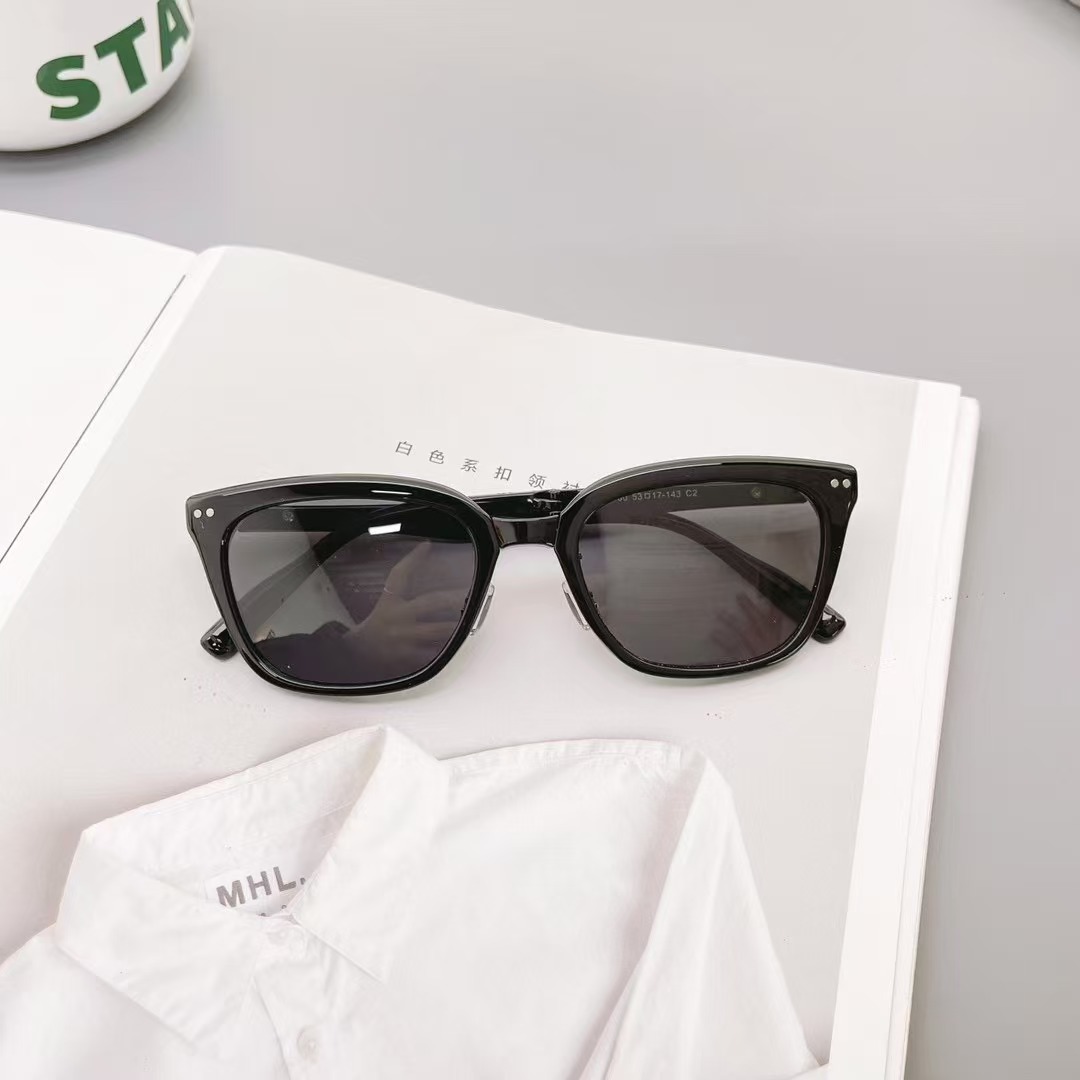 2025 New High end Foldable Polarized Sunglasses in TR Material Stylish Unisex Street snap ready Shades