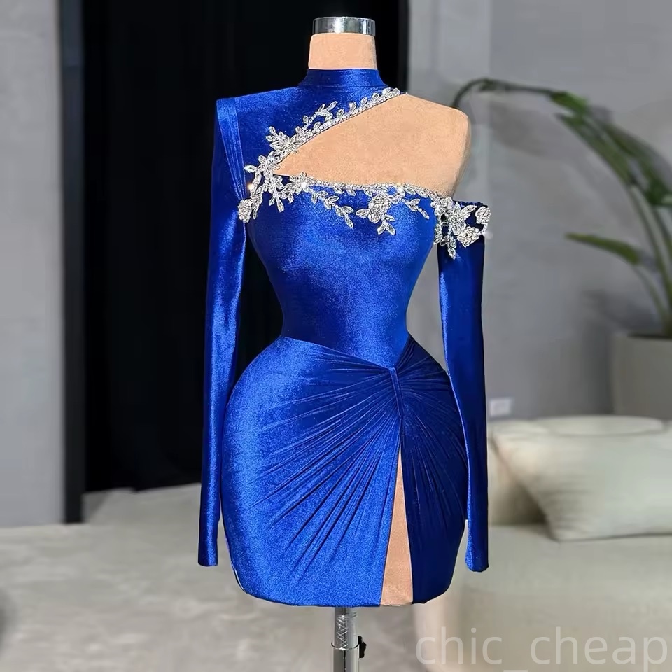 Chic Royal Blue Sheath Cocktail Dress Velvet Full Sleeves Crystals Short Mini Graduation Homecoming Dresses For Special Occasions Sweetheart Gowns