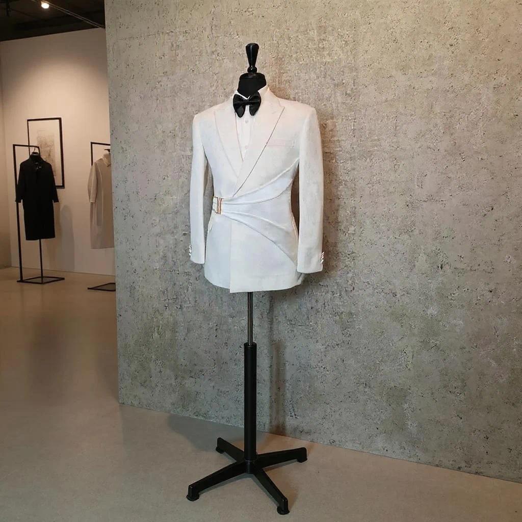 Slim Fit Formal Wedding Tuxedos with Buckle Design Men Suits Male Fashion Lapel 2 Pieces Set Jacket Pants Groom Business Suit