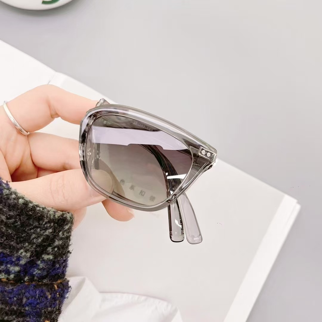 2025 New High end Foldable Polarized Sunglasses in TR Material Stylish Unisex Street snap ready Shades