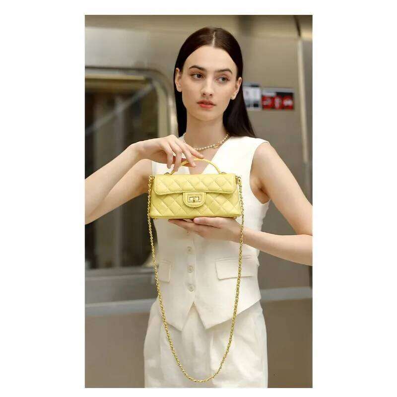 Design Women's 2025 New Handbag, Quilted Chain Leather Shoulder Mini Square Bag, Top Handle Bag