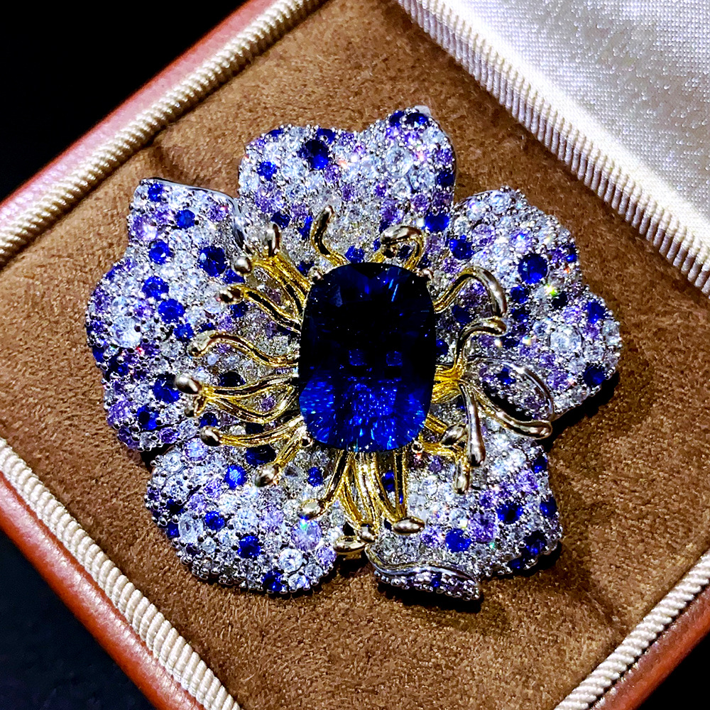 Brooches designer jewelry Heavy duty Inlaid Large Carat Blue Zircon Flower Brooch, a Light Luxury and High end Elegant Clothing Accessory