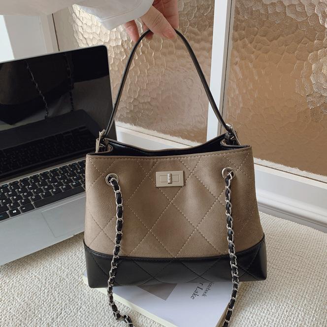 Free delivery designer handbag for woman Casual handbag with simple design and fashionable handbag