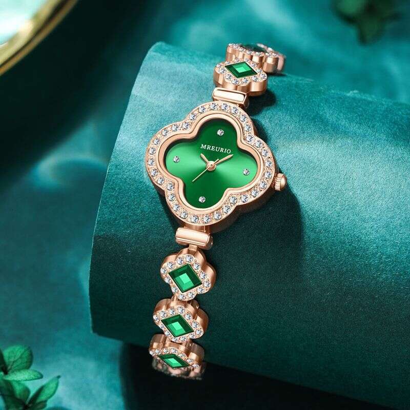 2025 Hot Live Sale Women's Clover Bracelet Quartz Watch - Emerald-Accent, Fashionable Ladies' Watch, Factory Wholesale