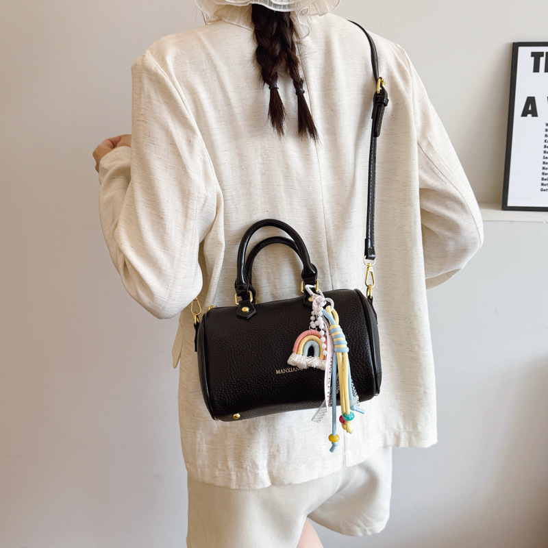 Free delivery designer bags Large capacity tote bag women retro armpit bag commuting handbag shoulder bag Heavy-duty