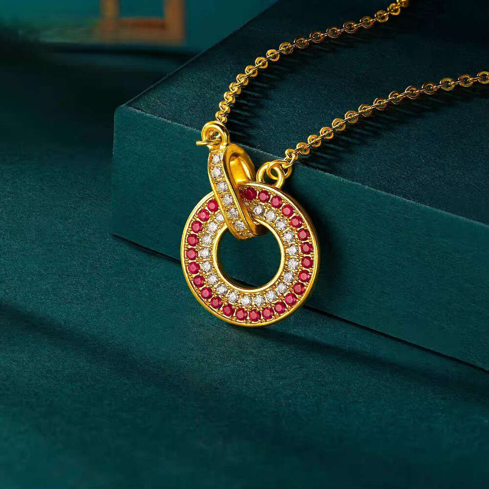 DHpet 2025 New Retro Gold Tang-Style Necklace - Copper Plated, Ruby Interlocking Design, Diamond-Accented Donut Pendant, Collar Chain, Gaojian Brand