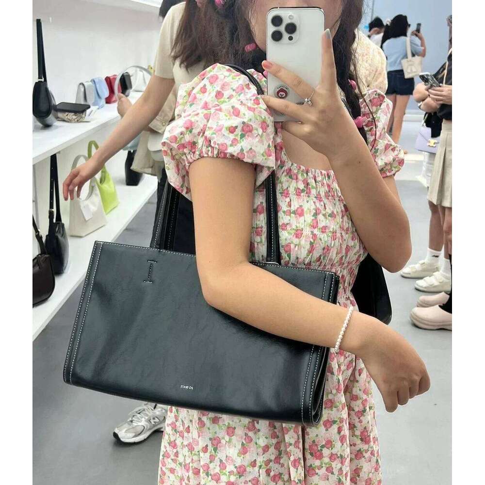 Large Capaci Tote Underarm Handbag Fashionable Trendy Magnetic Buckle Closure PU Leather Ladies Shoulder Bag For Daily Use
