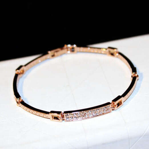 2025 Spring-Summer Korean-Style Bracelet - Alloy Gold-Plated, Crystal-Embellished, Geometric Line Design, Kabiya Brand, Fashion OL Jewelry for Women (