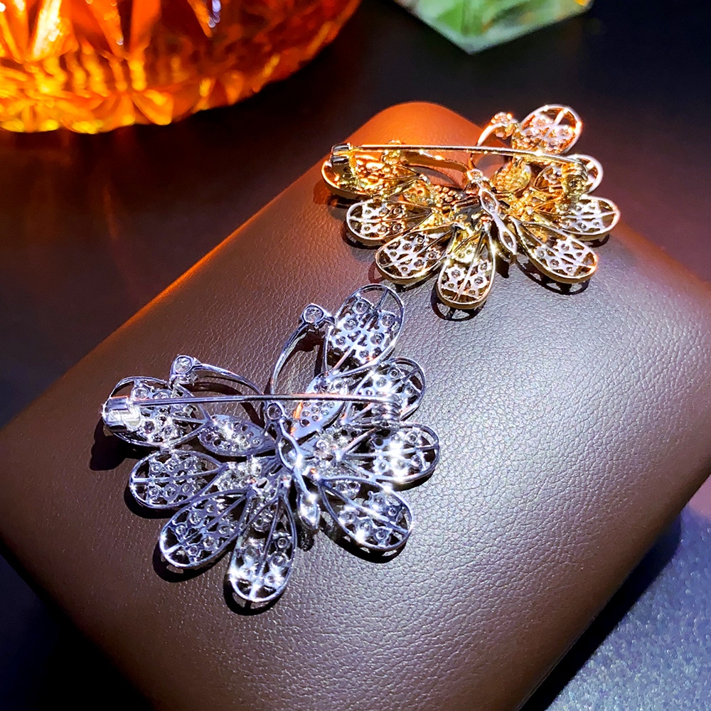 Heavy duty hollow out butterfly brooch fully inlaid with zircons light luxury fashionable high end grade corsage brooch